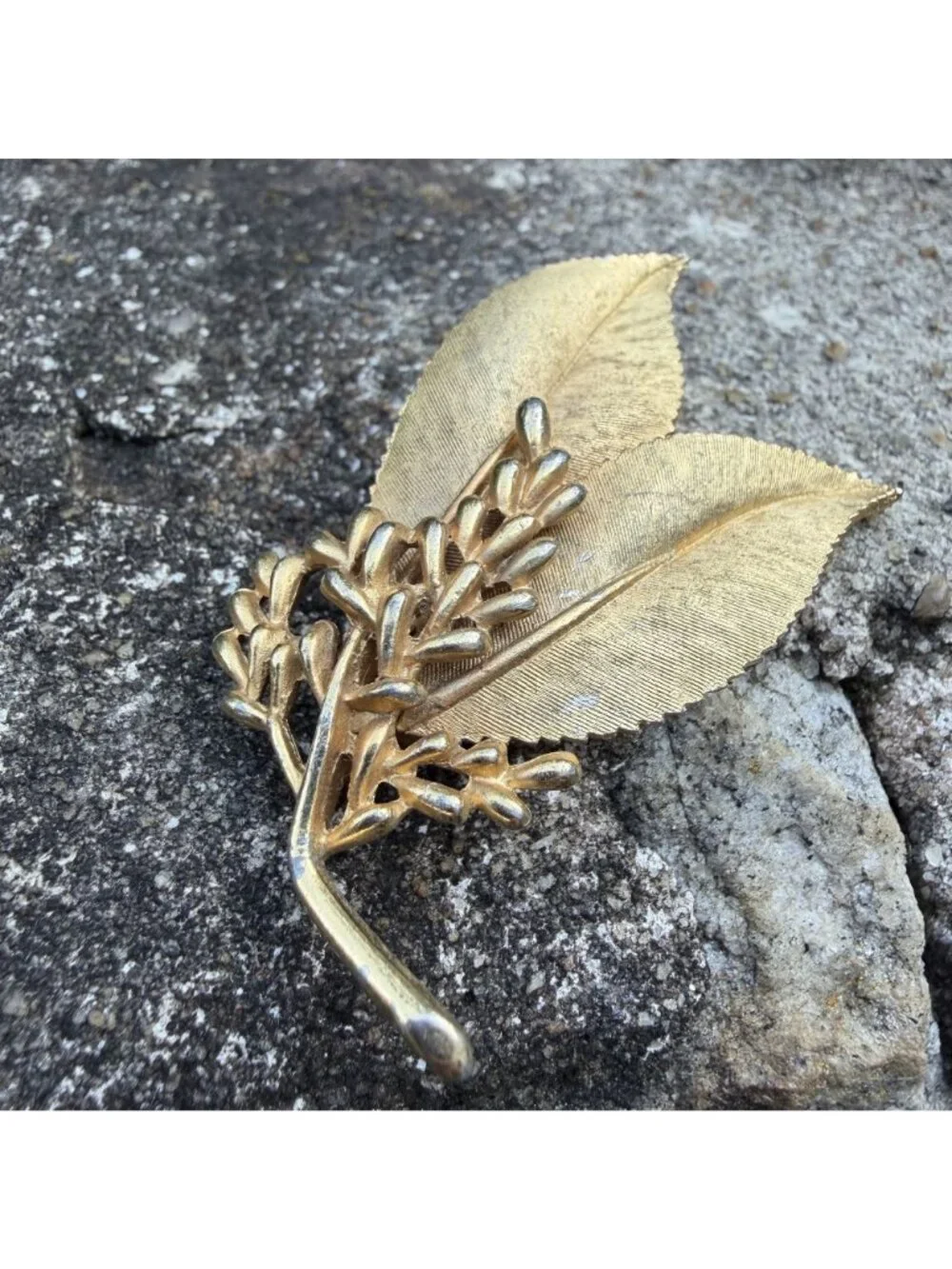 BSK Gold Tone Leaf Wheat Brooch Pin Textured Fall Botanical Mid Century 50s VTG